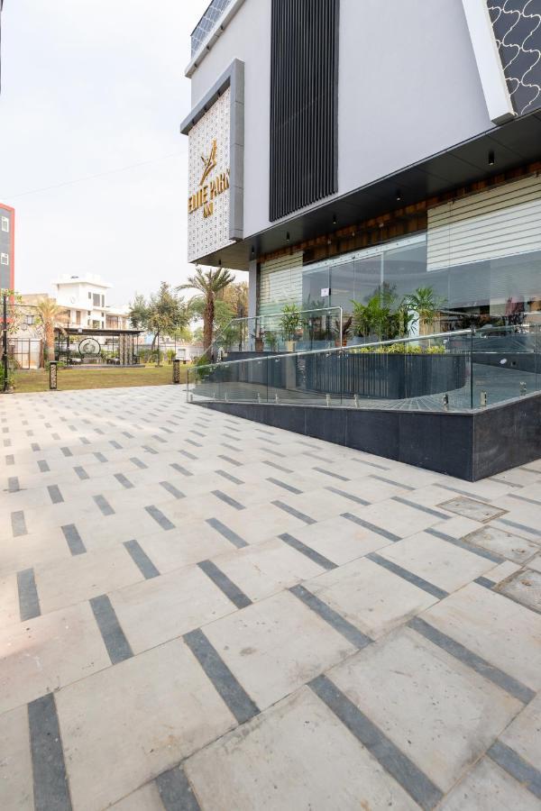 Elite Park Inn Jaipur Exteriör bild